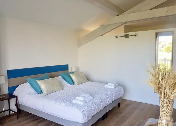 Bed and Breakfast La Maison De La Cote *