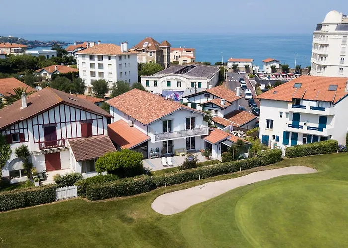 La Maison De La Cote Bed and Breakfast