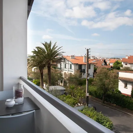 La Maison De La Cote Bed & Breakfast *