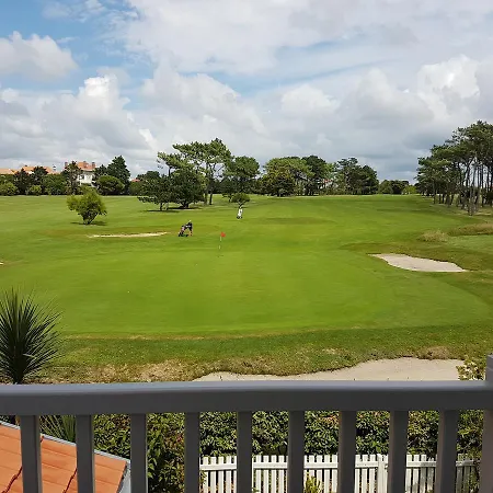 La Maison De La Cote Bed & Breakfast