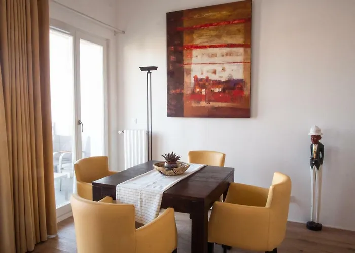 La Maison De La Cote Bed & Breakfast *