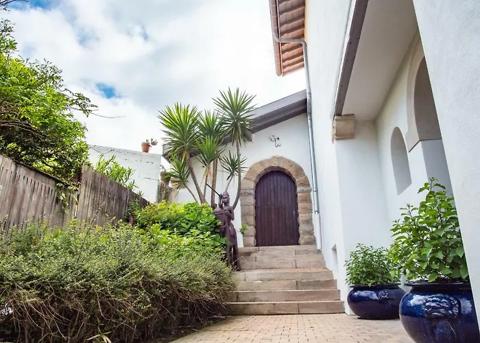 La Maison De La Cote Bed & Breakfast *